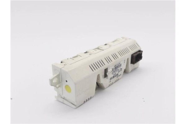 Recambio de display para peugeot 207 1.6 hdi referencia OEM IAM 9658083380 102710516 