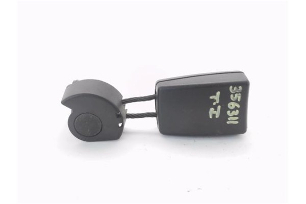 Recambio de anclaje cinturon trasero izquierdo para volkswagen golf v plus (5m1) 1.9 tdi referencia OEM IAM 5M0857753B  