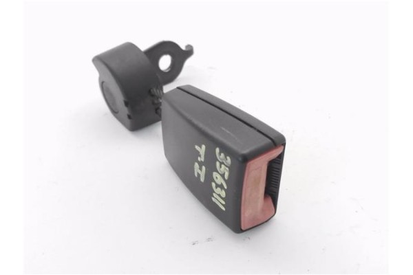 Recambio de anclaje cinturon trasero izquierdo para volkswagen golf v plus (5m1) 1.9 tdi referencia OEM IAM 5M0857753B  