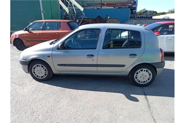 renault clio ii fase i (b/cb0) del año 2001