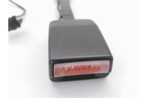 Recambio de anclaje cinturon delantero izquierdo para citroen c4 berlina 1.6 collection referencia OEM IAM 96783602XT  