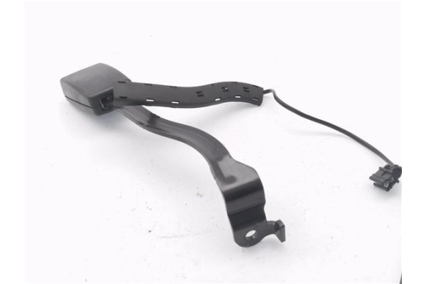 Recambio de anclaje cinturon delantero derecho para volkswagen golf v plus (5m1) 1.9 tdi referencia OEM IAM 1K4857756F  