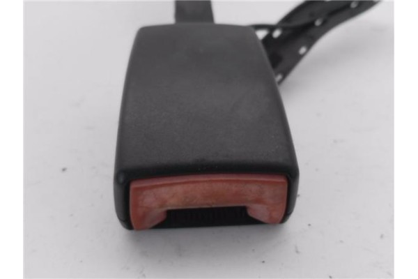 Recambio de anclaje cinturon delantero derecho para volkswagen golf v plus (5m1) 1.9 tdi referencia OEM IAM 1K4857756F  