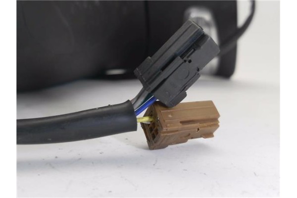 Recambio de retrovisor electrico izquierdo para peugeot 207 1.6 hdi referencia OEM IAM E9024528  