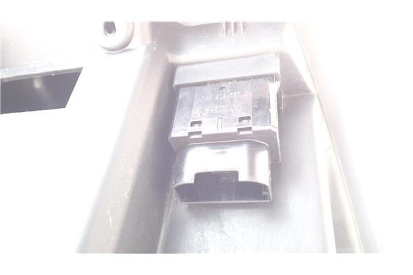 Recambio de guantera salpicadero para seat leon (1p1) 1.6 tdi referencia OEM IAM 1P1857103A1 ZSB1P1857095C 