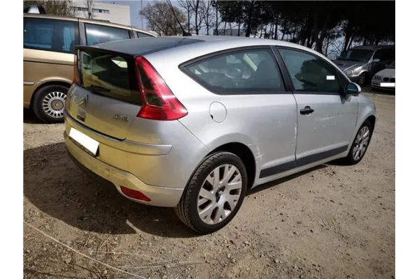 citroen c4 berlina del año 2006