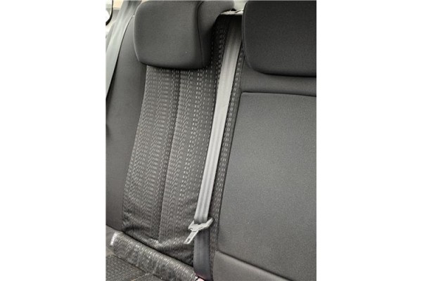 Recambio de cinturon seguridad trasero central para renault megane ii (bm0/1_, cm0/1_) 2.0 16v (bm0u, cm0u) referencia OEM IAM 8