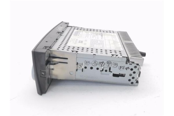 Recambio de autoradio para mitsubishi colt cz3 berl. 3 (z30) 1.5 di-d instyle referencia OEM IAM MZ313550  