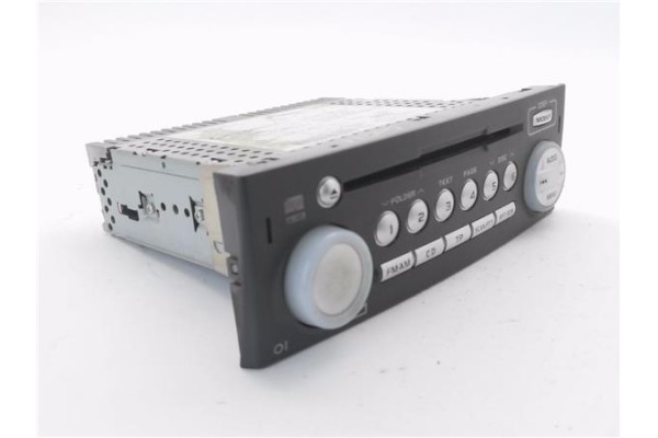 Recambio de autoradio para mitsubishi colt cz3 berl. 3 (z30) 1.5 di-d instyle referencia OEM IAM MZ313550  
