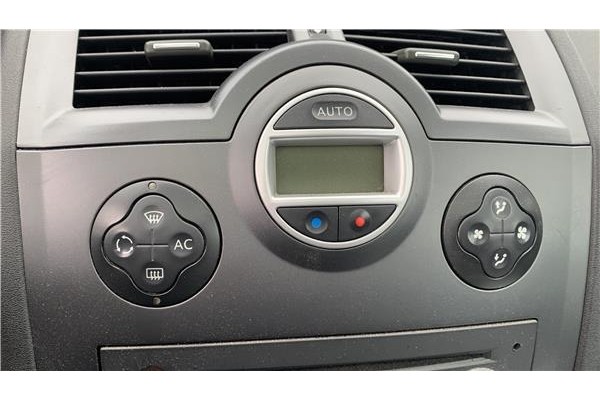 Recambio de mandos climatizador para renault megane ii (bm0/1_, cm0/1_) 2.0 16v (bm0u, cm0u) referencia OEM IAM 7701209068  