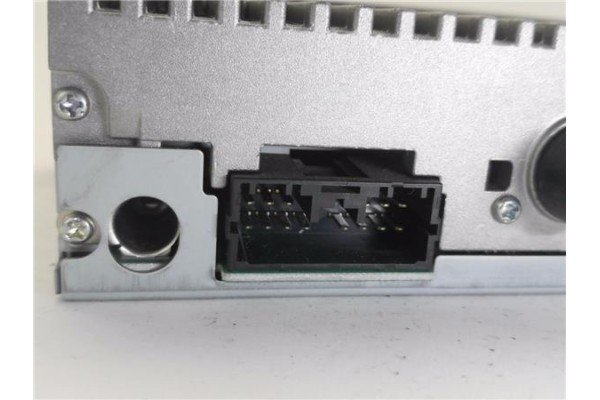 Recambio de autoradio para mitsubishi colt cz3 berl. 3 (z30) 1.5 di-d instyle referencia OEM IAM MZ313550  