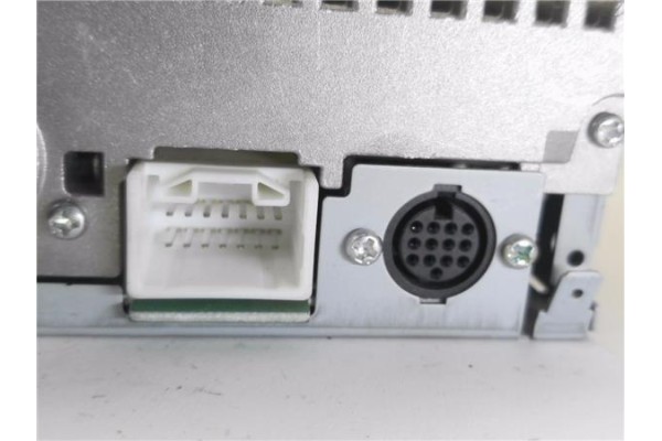 Recambio de autoradio para mitsubishi colt cz3 berl. 3 (z30) 1.5 di-d instyle referencia OEM IAM MZ313550  