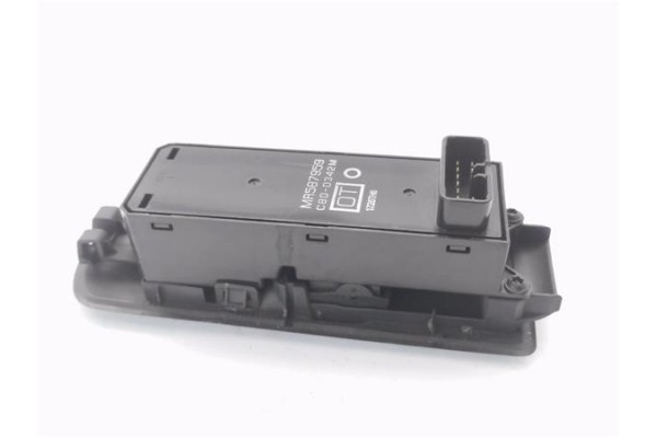 Recambio de mando elevalunas delantero izquierdo para mitsubishi colt cz3 berl. 3 (z30) 1.5 di-d instyle referencia OEM IAM MR58