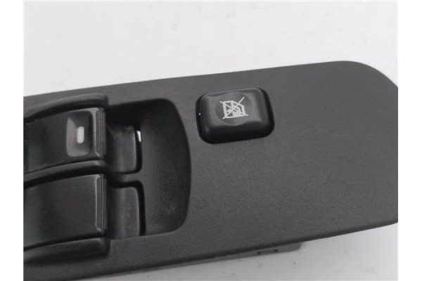 Recambio de mando elevalunas delantero izquierdo para mitsubishi colt cz3 berl. 3 (z30) 1.5 di-d instyle referencia OEM IAM MR58