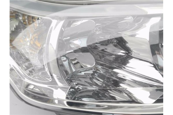 Recambio de faro delantero dcho para citroen c4 berlina 1.6 hdi referencia OEM IAM 9646893880 89009406 