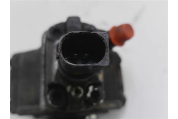 Recambio de bomba inyectora para mercedes-benz sprinter 3-t furgón (903) 311 cdi referencia OEM IAM A61123002 0986437103 