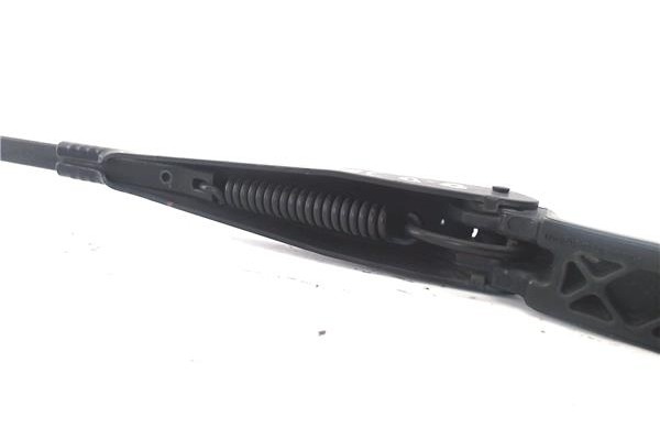 Recambio de brazo limpiaparabrisas delantero derecho para peugeot 308 1.6 gt referencia OEM IAM 968047728004  