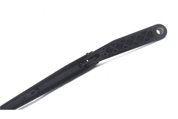 Recambio de brazo limpiaparabrisas delantero izquierdo para peugeot 308 1.6 gt referencia OEM IAM 6429EL  