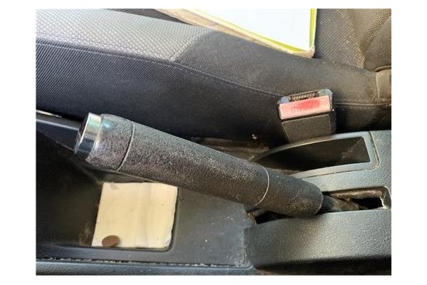 Recambio de palanca freno de mano para peugeot 207 1.4 referencia OEM IAM 4701C5 98062966ZD 