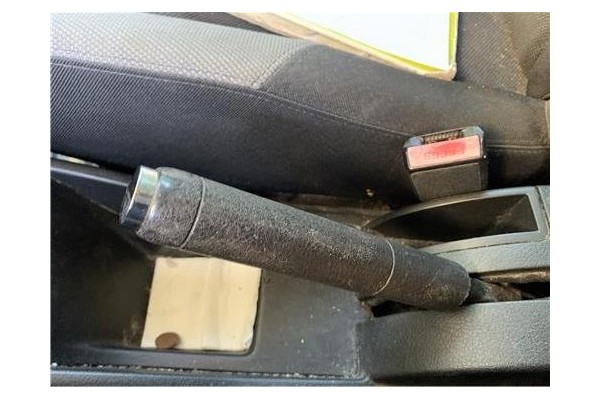 Recambio de palanca freno de mano para peugeot 207 1.4 referencia OEM IAM 4701C5 98062966ZD 