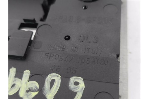 Recambio de luz delantero central techo para seat leon (1p1) 1.9 tdi referencia OEM IAM 5P0947105A  