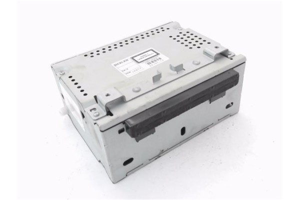Recambio de autoradio para ford fiesta vi 1.6 tdci referencia OEM IAM E1110R035513 AA6T18C815RB 
