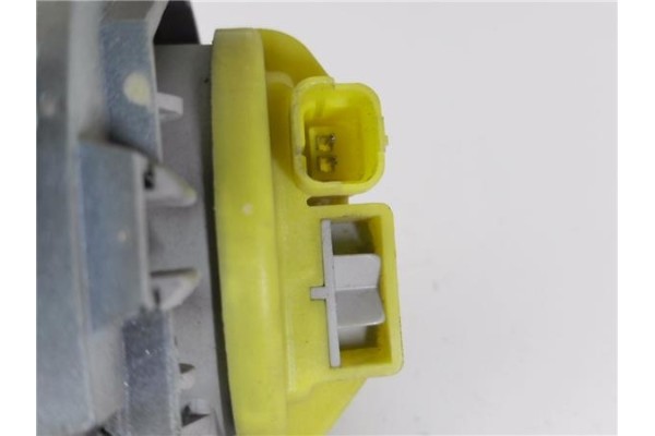 Recambio de faro antiniebla izquierdo para peugeot partner tepee 1.6 premium referencia OEM IAM 96850225 96850257 