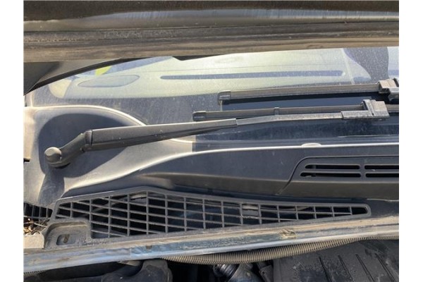 Recambio de brazo limpiaparabrisas delantero derecho para citroen xsara picasso 1.6 hdi referencia OEM IAM 6429Q8  