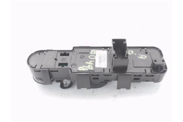 Recambio de mando elevalunas delantero izquierdo para peugeot 207 1.6 premium referencia OEM IAM 96642446XT  