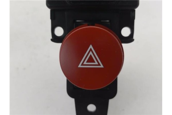 Recambio de interruptor luces emergencia para hyundai getz (tb) 1.1 básico referencia OEM IAM 945201C000  
