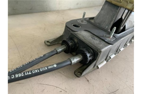 Recambio de palanca de cambio para volkswagen golf v (1k1) 1.9 tdi referencia OEM IAM 1K0711061A  