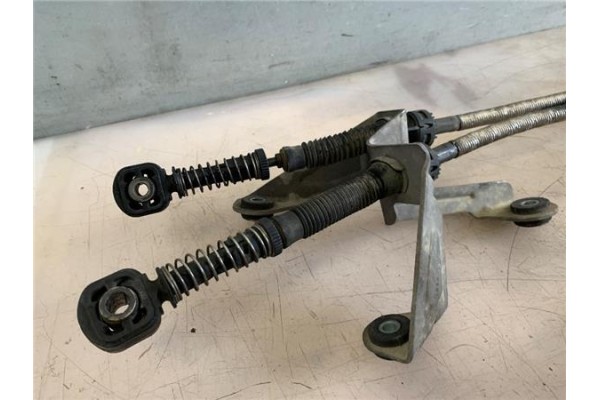 Recambio de palanca de cambio para volkswagen golf v (1k1) 1.9 tdi referencia OEM IAM 1K0711061A  