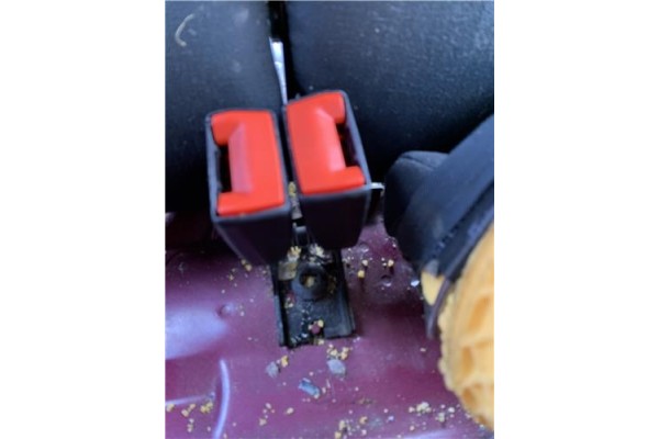 Recambio de anclaje cinturon trasero derecho para ford fiesta vi 1.6 tdci referencia OEM IAM 1515262  