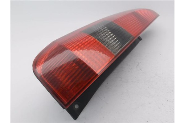 Recambio de piloto trasero izquierdo para ford fiesta (cbk) 1.3 ambiente referencia OEM IAM 2S6113A603B  