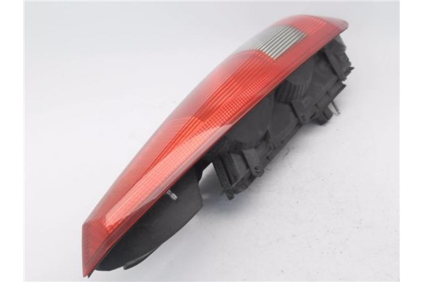 Recambio de piloto trasero izquierdo para ford fiesta (cbk) 1.3 ambiente referencia OEM IAM 2S6113A603B  