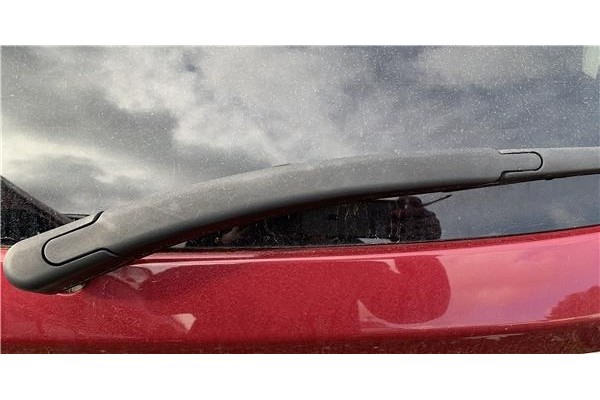 Recambio de brazo limpiaparabrisas trasero para ford fiesta vi 1.6 tdci referencia OEM IAM 1513761  