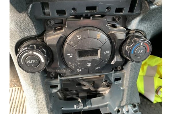 Recambio de mandos climatizador para ford fiesta vi 1.6 tdci referencia OEM IAM 1775088  