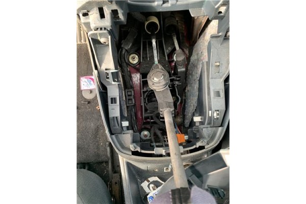 Recambio de palanca de cambio para ford fiesta vi 1.6 tdci referencia OEM IAM 1742233 1755158 