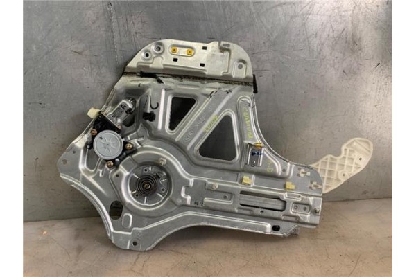 Recambio de elevalunas electrico delantero derecho para kia carnival 2.9 crdi referencia OEM IAM 824604D000  