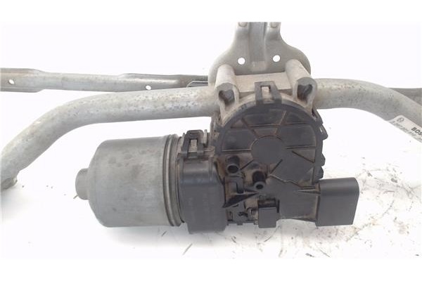 Recambio de motor limpiaparabrisas delantero para peugeot 208 1.2 access referencia OEM IAM 039024158912V058 3397021910 
