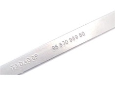 Recambio de brazo limpiaparabrisas delantero derecho para peugeot 5008 1.6 premium referencia OEM IAM 9683098960  