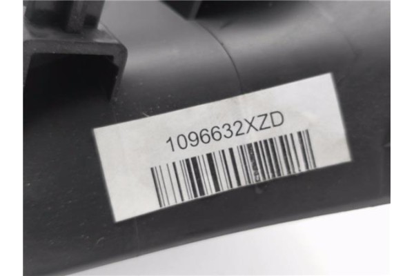 Recambio de embellecedor mando clima para peugeot 208 1.2 access referencia OEM IAM 1096632XZD  