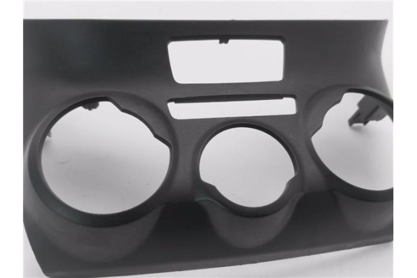 Recambio de embellecedor mando clima para peugeot 208 1.2 access referencia OEM IAM 1096632XZD  