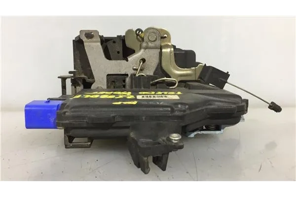 Recambio de cierre electromagnetico trasero derecho para seat toledo (5p2) 1.9 tdi referencia OEM IAM 7L0839016  7L0839016D , SK