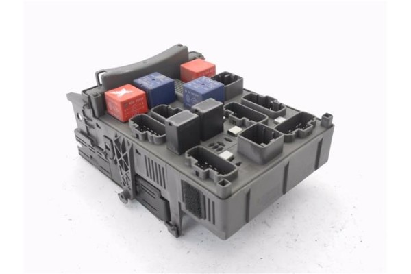 Recambio de caja fusibles/rele para renault laguna ii (bg0) 1.9 dci (bg0g) referencia OEM IAM 8200171853  