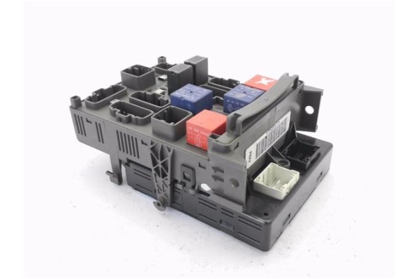 Recambio de caja fusibles/rele para renault laguna ii (bg0) 1.9 dci (bg0g) referencia OEM IAM 8200171853  