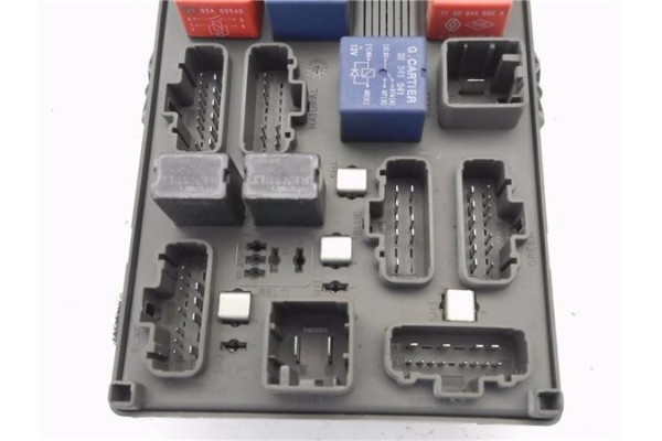 Recambio de caja fusibles/rele para renault laguna ii (bg0) 1.9 dci (bg0g) referencia OEM IAM 8200171853  
