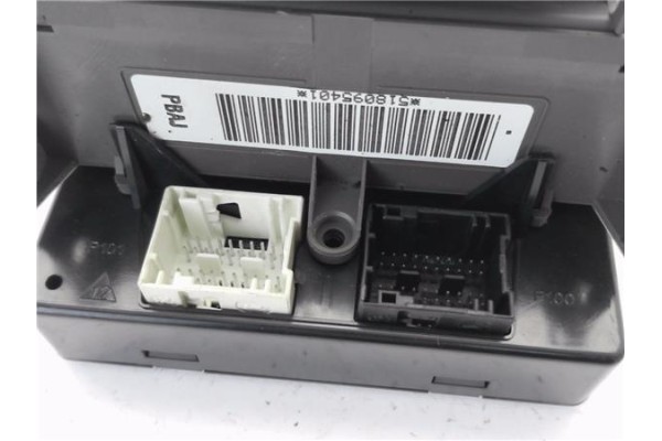 Recambio de caja fusibles/rele para renault laguna ii (bg0) 1.9 dci (bg0g) referencia OEM IAM 8200171853  