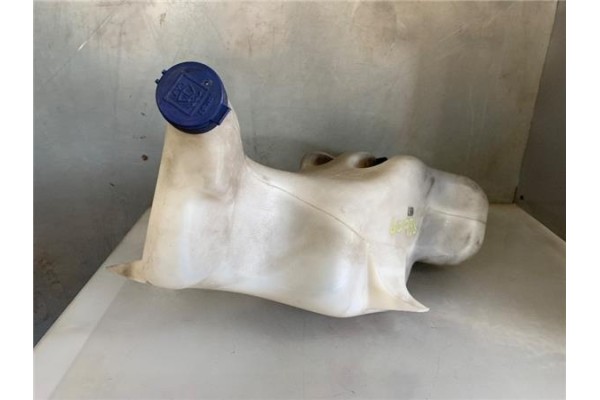 Recambio de deposito limpiaparabrisas para iveco daily camión/volquete 2.8 35 - c 13 caja abierta referencia OEM IAM 3801898 380