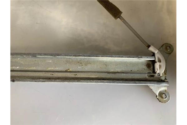 Recambio de mecanismo elevalunas delantero derecho para mitsubishi galloper (hyundai) 2.5 d referencia OEM IAM MR304812 62020016